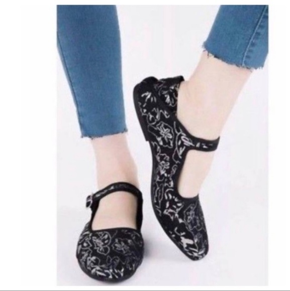 Evie Mary Jane Convertable Flats - Picture 3 of 3